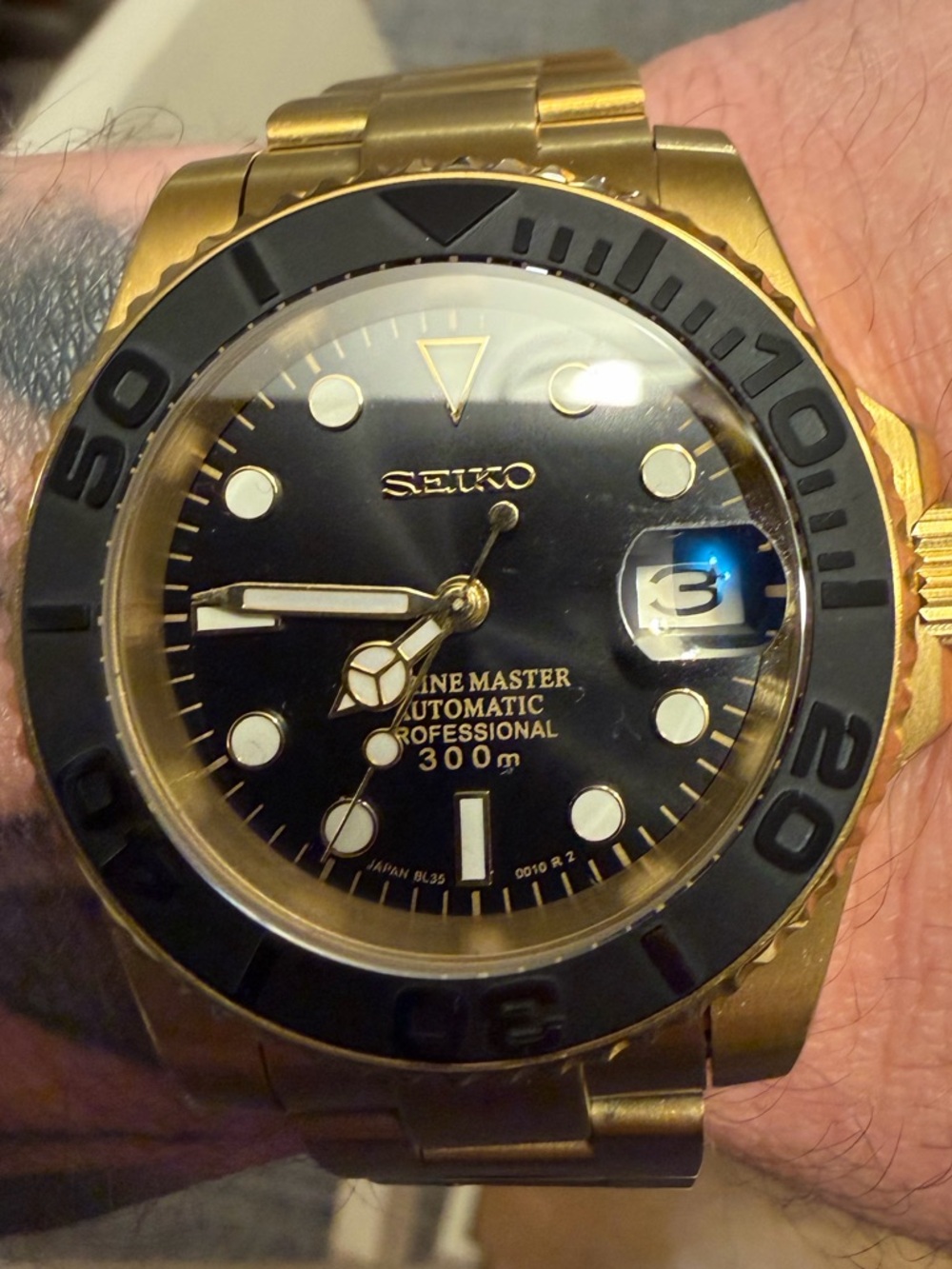 Seiko MOD gold with black face. 40mm automatic